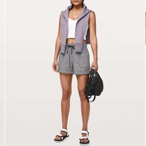 Lululemon Spring Break Away Short II 3” - Heathered Grey (Size 6)